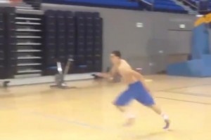 飘逸清脆，前所未有！拉文大学时期的扣篮训练！